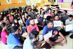 डिग्री के लिए भूख हड़ताल