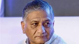 सऊदी पहुंचे वीके सिंह, भारतीय कामगारों से मिलकर लिया हालात का जायजा