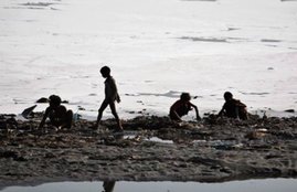 Hotel polluting Yamuna, Krishna Continental Limited