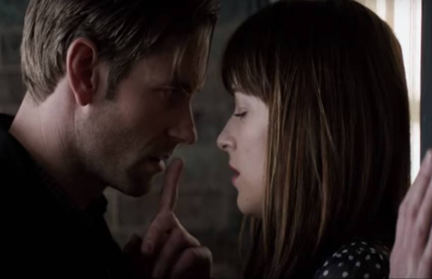 कुछ हॉट सीन्स की झलक के साथ रिलीज हुआ 50 शेड्स डार्कर का ट्रेलर