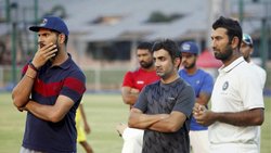 गुलाबी गेंद से पुजारा खुश, हैरान और निराश हैं युवराज, जबकि रणजी ट्राफी पर टिकी गंभीर की नजरें