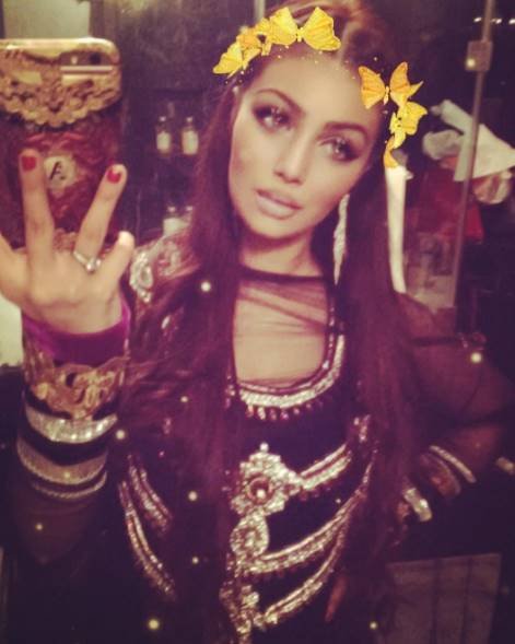 क्यूट लुकिंग आयशा साल 2013 तक बॉलीवुड में एक्टिव थीं। उनकी आखिरी फिल्म 'आप के लिए हम' थी।