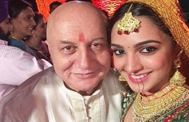 mahendra singh dhoni, ms dhoni, sushant singh rajput, ms dhoni the untold story, ms dhoni the untold story release date, sakshi dhoni, kiara advani, anupam kher, marriage dress, photos