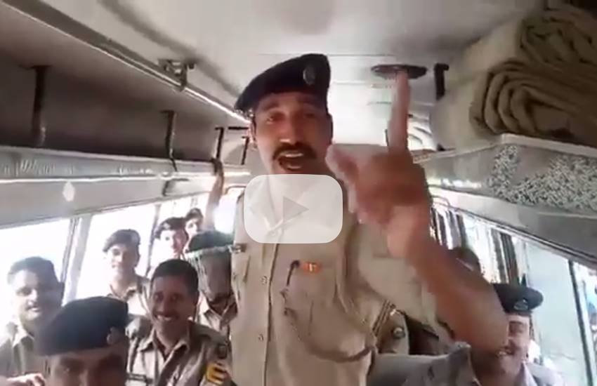 Uri Attack, Viral Video, Indian Army Videos, Indian Warning Pakistan, Indian Soldier, Fauji Video, Indian Army Soldier, Trending Videos, Kashmir Videos, India news, Latest news, Video News, Jansatta