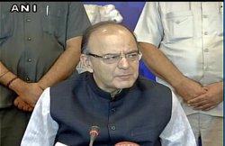 GST परिषद की पहली बैठक में केंद्र और राज्यों के बीच बनी सहमती, 20 लाख सालाना तक का कारोबार दायरे से बाहर