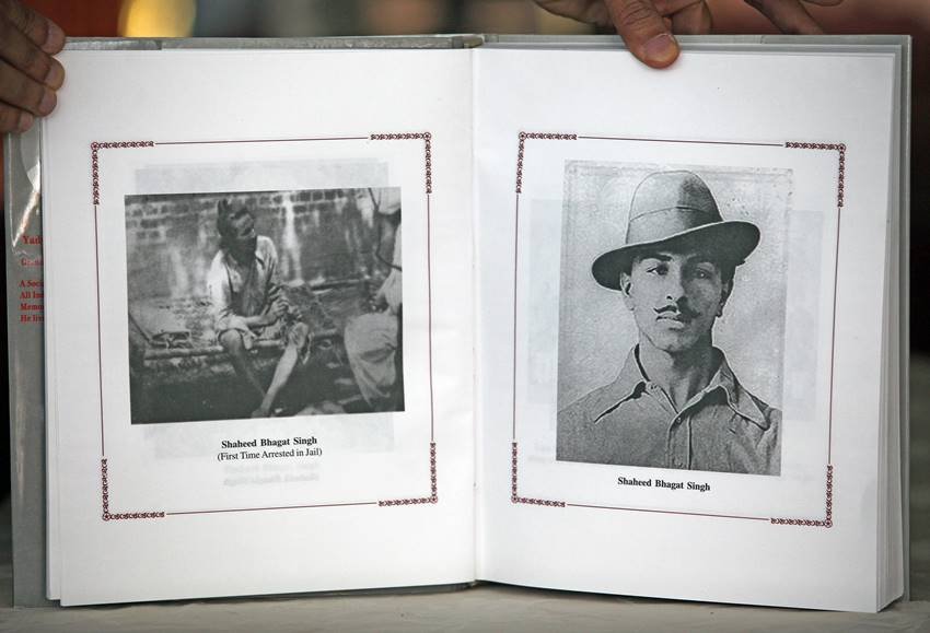 शहीद भगत सिंह की जेल डायरी। (Express archive photo)