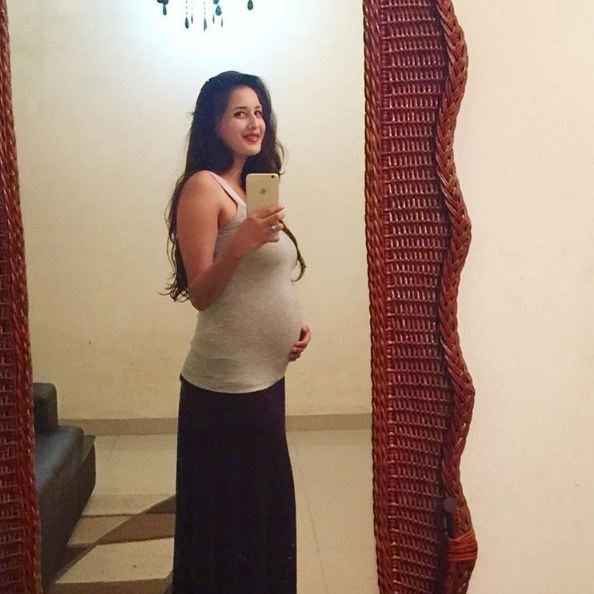 Chahatt Khanna Farhan Mirza,Chahatt Khanna wedding,Chahatt Khanna birth,Chahatt Khanna newborn baby girl,Chahatt Khanna