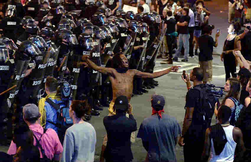 charlotte shooting, charlotte kills black, charlotte Protest, charlotte emergency, charlotte racial tension, charlotte News, charlotte latest News