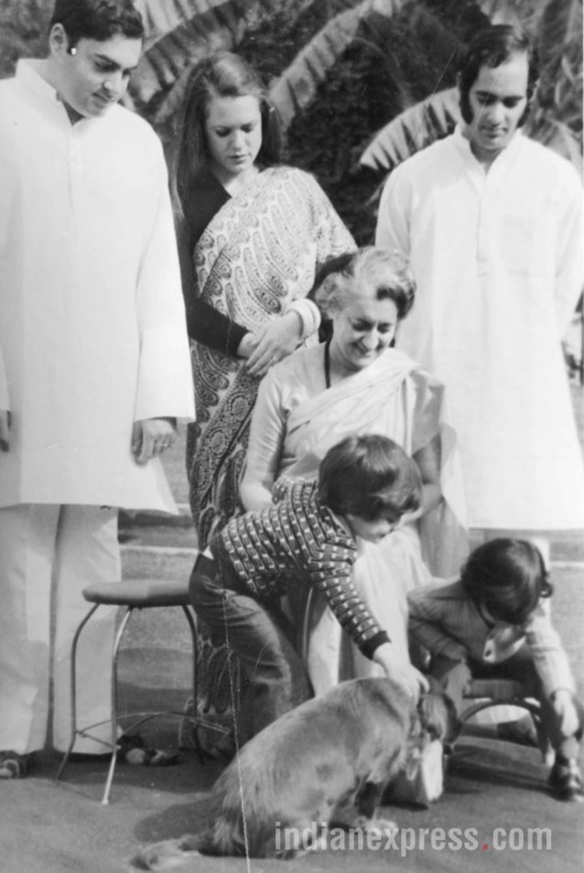 Rare Photos, Indian Prime Ministers Rare Photos, Gandhi Family Rare Photos, Narendra Modi Rare Photos, Indira Gandhi Rare Photos, Sonia Rajeev Rare Photos, Amitabh Bachchan, H D Deve Gowda, Rabri Devi, Lalu Prasad Yadav, Priyanka Gandhi Vadra, Gyani Zail Singh, Madhavrao Scindia, Varun Gandhi, Mulayam Singh, Amar Singh, George Fernandes and Jaya Jaitly, Pt. Jawaharlal Nehru, Atal Bihari Vajpayee, PV Narasimha Rao and Arjun Singh, Lord Mountbatten, Edwina Mountbatten and Jawaharlal Nehru, Rare Pictures, Express archive, India archive, Jansatta