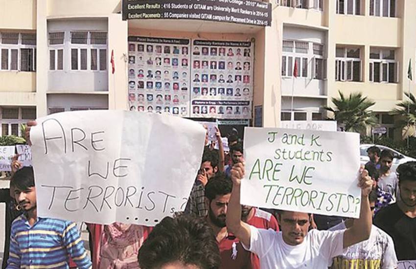 jhajjar, jhajjar college, jhajjar college violence, jhajjar college student injured, student injured, kashmir student, kashmiri students, kashmir student terrorist, Ganga Institute of Technology and Management, Ganga Institute of Technology and Management case, hindu muslim violence, india pakistan violence, haryana news, jansatta