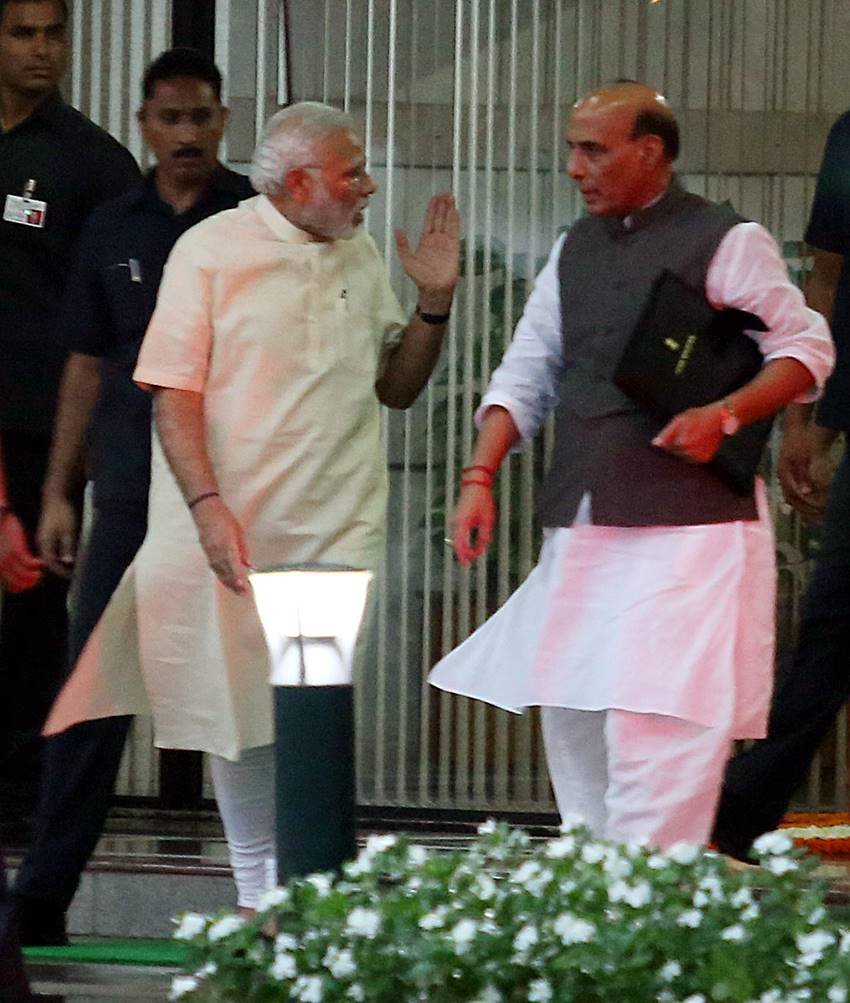 Narendra Modi, Uri Attack, Pakistan, India Pakistan War, Indian Army, Uri terror Attack, Army War, Modi's Options, Gen VK Singh, Terror Camps in Pakistan, Indo-Pak War, LoC, Kashmir War, National News, India news, Thoughts, Opinions, Jansatta