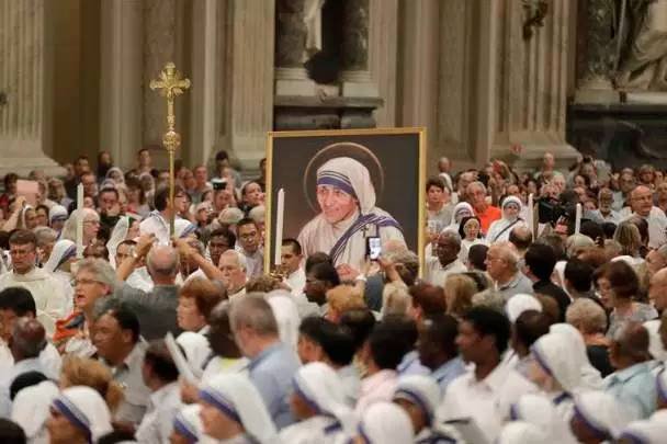 Saint Teresa, Mother Teresa, Pope Francis, Saint Teresa Vatican, St. Peter's Basilica, Saint Teresa Miracle Saint Teresa, Mother Teresa, Pope Francis, Saint Teresa Vatican, St. Peter's Basilica, Saint Teresa Miracle
