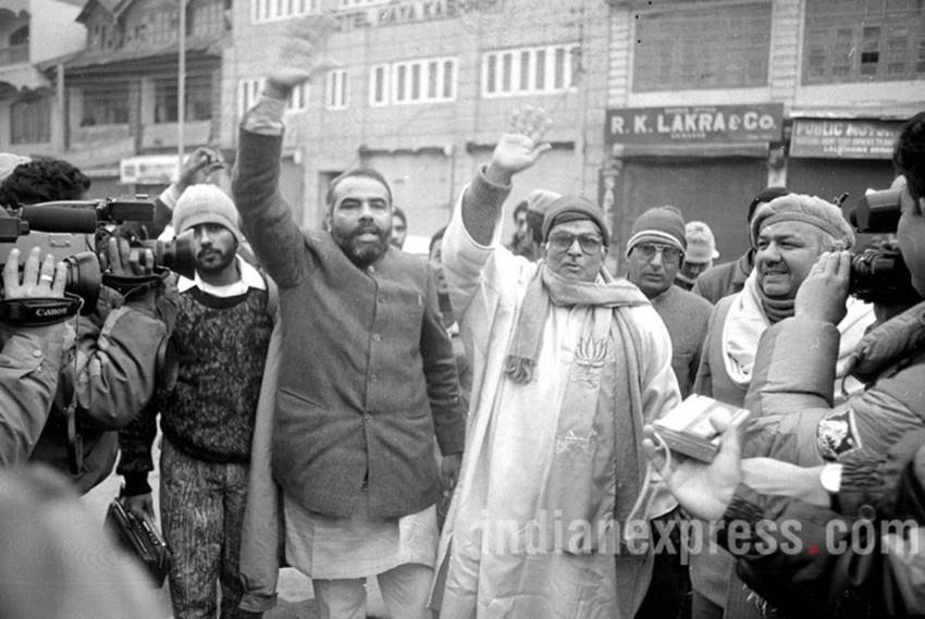 Rare Photos, Indian Prime Ministers Rare Photos, Gandhi Family Rare Photos, Narendra Modi Rare Photos, Indira Gandhi Rare Photos, Sonia Rajeev Rare Photos, Amitabh Bachchan, H D Deve Gowda, Rabri Devi, Lalu Prasad Yadav, Priyanka Gandhi Vadra, Gyani Zail Singh, Madhavrao Scindia, Varun Gandhi, Mulayam Singh, Amar Singh, George Fernandes and Jaya Jaitly, Pt. Jawaharlal Nehru, Atal Bihari Vajpayee, PV Narasimha Rao and Arjun Singh, Lord Mountbatten, Edwina Mountbatten and Jawaharlal Nehru, Rare Pictures, Express archive, India archive, Jansatta