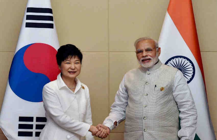 Narendra Modi meet Park Geun Hye, modi meet Park Geun, India Korea bilateral Talk, India South Korea, Park Geun Hye news, Park Geun Hye latest news, narendra Modi News