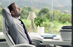 रहना है फिट तो ऑफिस में कुर्सी पर करें ये छोटी-छोटी एक्सरसाइज