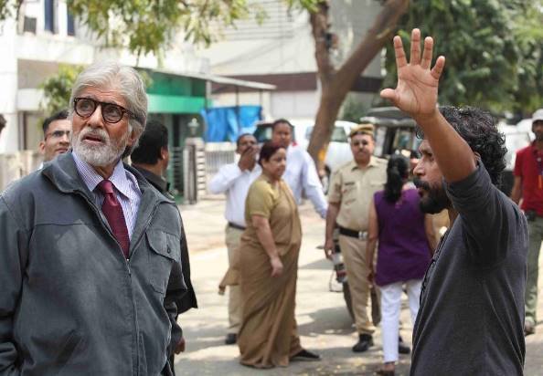 शुजीत ने दिखाया है कि किसी सीन को परफेक्ट बनाने के लिए पूरी टीम किस तरह मेहनत करती है।