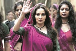 सेंसर बोर्ड अक्षम, पास होने पर भी फिल्में नहीं हो पाती रीलीज