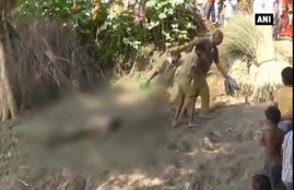 बिहार पुलिस, अमानवीय चेहरा, वैशाली पुलिस, पुलिसकर्मी सस्पेंड, लाश को घसीटा, गंगा में डूबे,