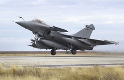 29000 करोड़ रुपये कम कीमत पर मोदी सरकार ने पक्की की Rafale डील, भारत के पास होगा पाकिस्तान से ज्यादा ताकतवर जहाज