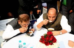 जदयू नेता शरद यादव के घर पहुंचे राजनाथ सिंह, राजनीतिक हलकों में लगने लगे कयास