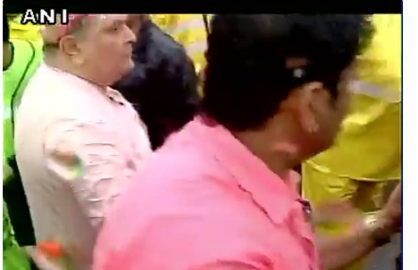 rishi kapoor, ganesh visarjan, rishi kapoor Video, rishi kapoor TV Journalist, rishi kapoor Tv Reporter, rishi kapoor News, rishi kapoor latest news