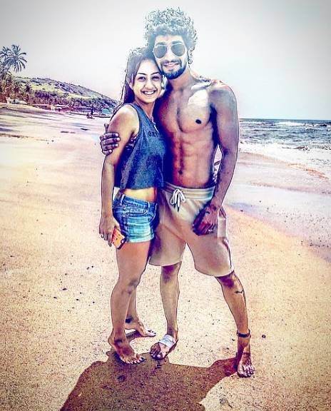 'सौभाग्यलक्ष्मी', 'हमसे है लाइफ' और 'जिंदगी विंस' जैसे धारावाहिकों में नजर आ चुकीं अभिनेत्री एबिगेल पांडे अपने बॉयफ्रेंड और कोरियोग्राफर सनम जौहर के साथ गोवा में छुट्टियां मना रही हैं।