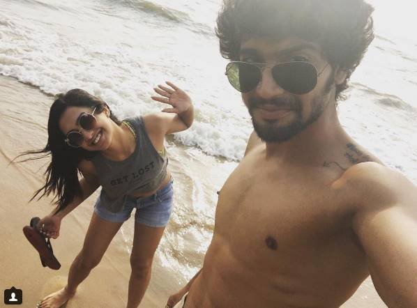 सनम और एबिगेल पिछले दो साल से एक-दूसरे को डेट कर रहे हैं।