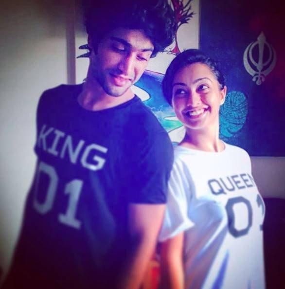 इसके अलावा सनम ने भी 'झलक दिखला जा' के नौवें सीजन से कुछ समय निकाल ही लिया है। उन्हें इस शो में सुरवीन चावला के कोरियोग्राफर रूप में देखा जा रहा है।