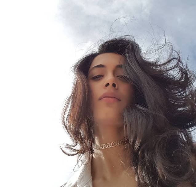 21 साल की उम्र में सारा ने टीवी पर एक टैलेंट हंट शो जीता था। इसके बाद उन्हें चैनल वी पर एक शो होस्ट करने का मौका मिला था।