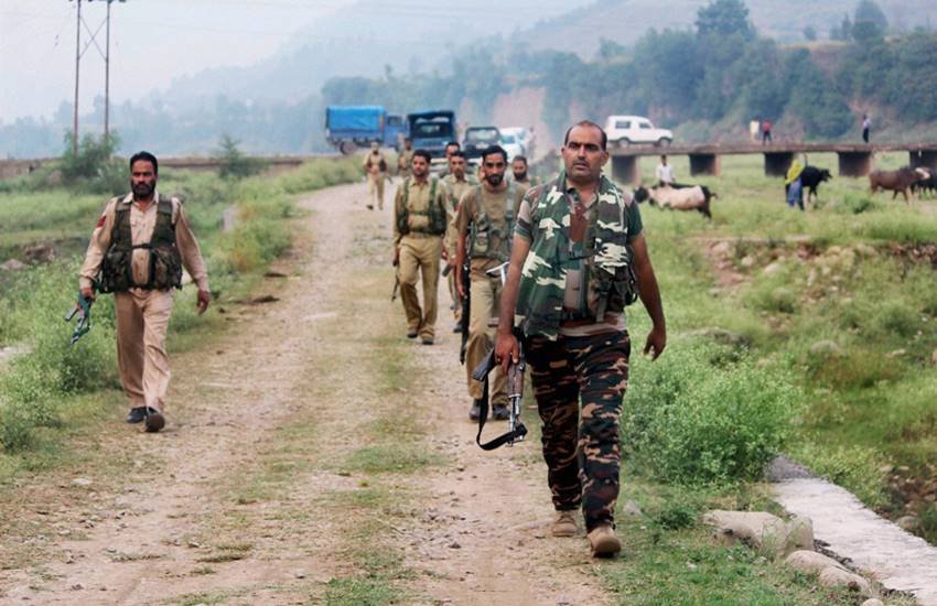 कोर्ट पहुंचे केंद्रीय औद्योगिक सुरक्षा बल के जवान। (Representative Image/PTI) कोर्ट पहुंचे केंद्रीय औद्योगिक सुरक्षा बल के जवान। (Representative Image/PTI)