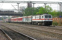 राजधानी, शताब्‍दी, दुरंतो के लिए रेलवे ने शुरू किया फ्लेक्‍सी फेयर सिस्‍टम, जानिए कितना होगा नया किराया