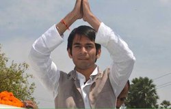 बिहार: पत्रकार हत्या मामले में तेज प्रताप यादव और शहाबुद्दीन को SC का नोटिस, दो हफ्ते में मांगा जवाब