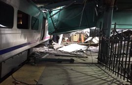 Train, Train accident, New York Train accident, Railway Track, New Jersy, Hoboken Station, International News, Jansatta