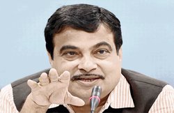 नितिन गडकरी की माने तो भारत जल्द ही पेट्रोलियम पदार्थों का आयात बंद कर देगा