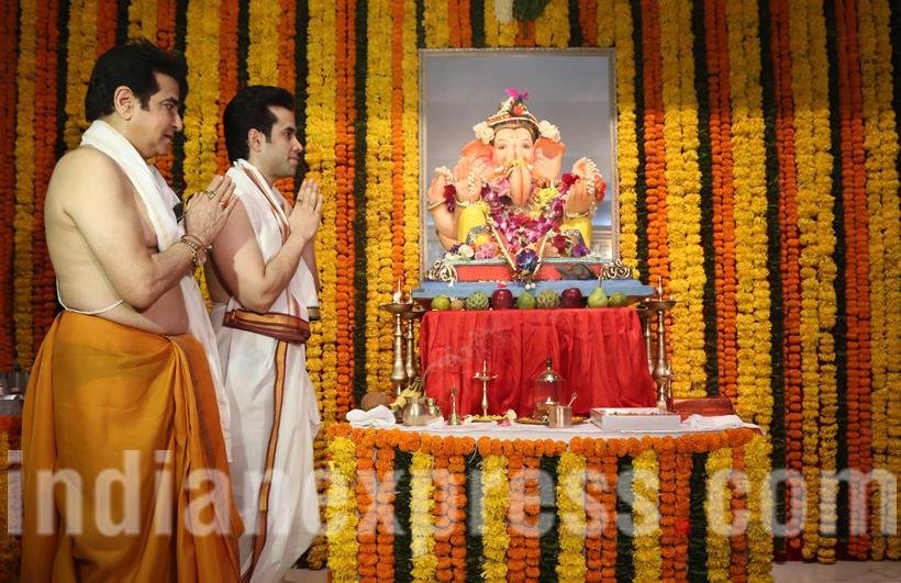 ganesh chaturthi, ganesh, Govinda, Vivek Oberoi, Tusshar Kapoor, nana patekar, hema malini, photos, entertainment news, indian express, indian express news