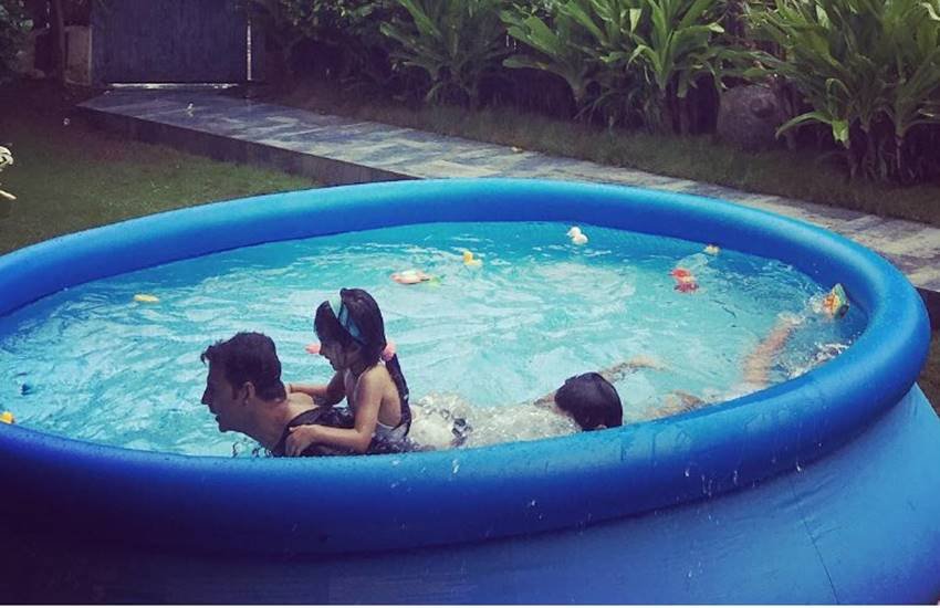 Akshay Kumar, Twinkle Khanna, Akshay Kumar nitara, Akshay Kumar pool party, Akshay Kumar twitter, Twinkle Khanna photo, akshay kumar son photo, entertainment news