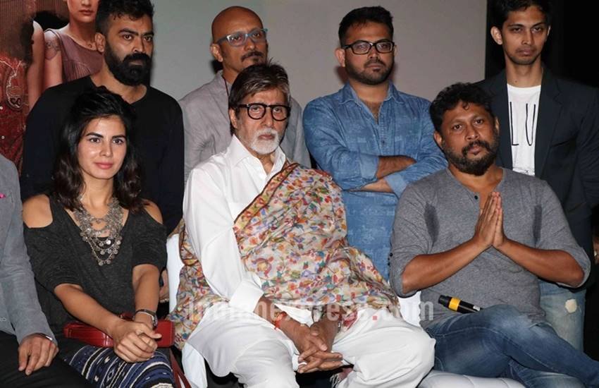 Amitabh Bachchan, Pink, Pink Movie, Navya Naveli Nanda, Aaradhya Bachchan, Big B, Big B pink, Amitabh Bachchan Pink, Amitabh bachchan pink movie, amitabh bachchan granddaughter, Pink movie promotion, Amitabh Bachchan Pink photos, Big B Pink photos, Big B photos, Amitabh Bachchan justice katju, Big B shoojit sircar, Navya Naveli Photos, Amitabh Bachchan Navya Naveli, Enetrtainment news, Bollywood