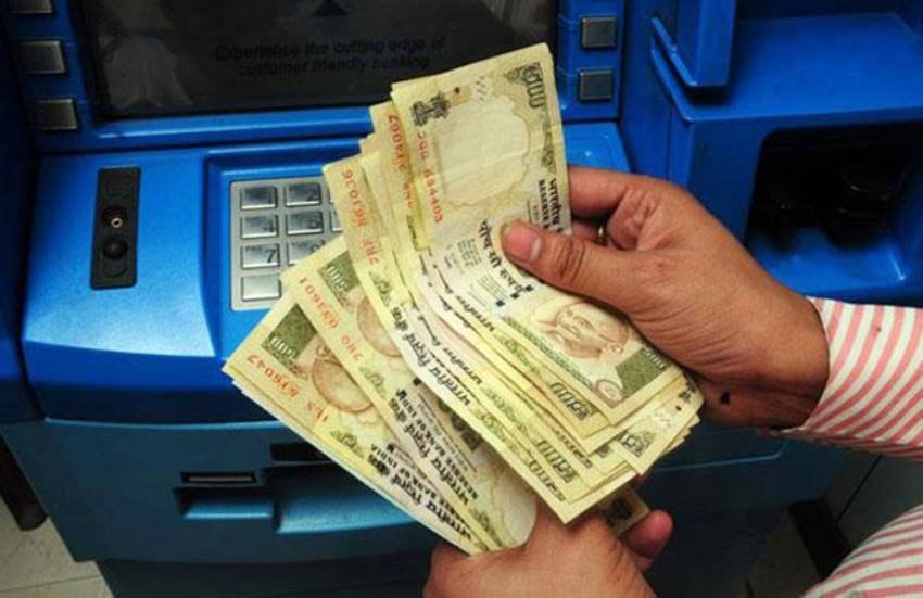 ATM, ATM Card, ATM Safety Tips, ATM Safety and Security Tips, atm tips and tricks, Protecting Your ATM Card, ATM mistakes, Do and Dont,