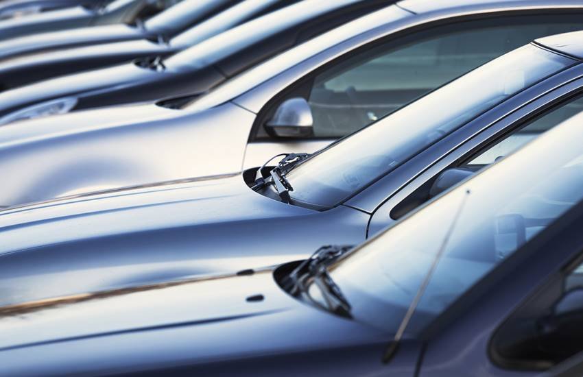 Car Lifter, Rich Girls, Show Off, Car Burglary, Rob A Car, Car Show Off. CCTV, Female Car Lifter, Crime, Crime News, Jansatta Car Lifter, Rich Girls, Show Off, Car Burglary, Rob A Car, Car Show Off. CCTV, Female Car Lifter, Crime, Crime News, Jansatta