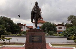 university of ghana, gandhi statue, removal of gandhi statue, petition filed, professors, students