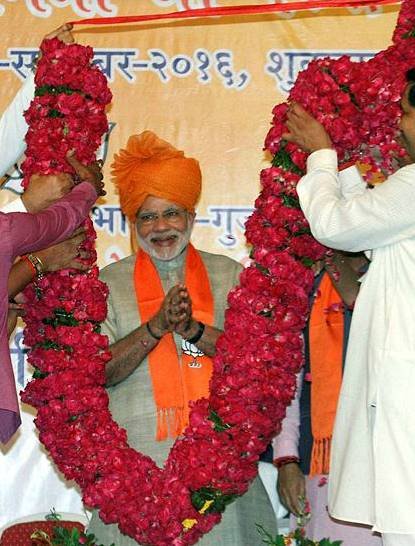 narendra modi, narendra modi birthday, pm narendra modi, pm modi, narendra modi gujarat, pm modi birthday, india news narendra modi birthday cake, modi photos, pm modi birthhday photos