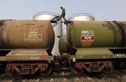 ईरान से कच्‍चा तेल खरीदने में भारत ने तोड़ा 15 साल पुराना रिकॉर्ड