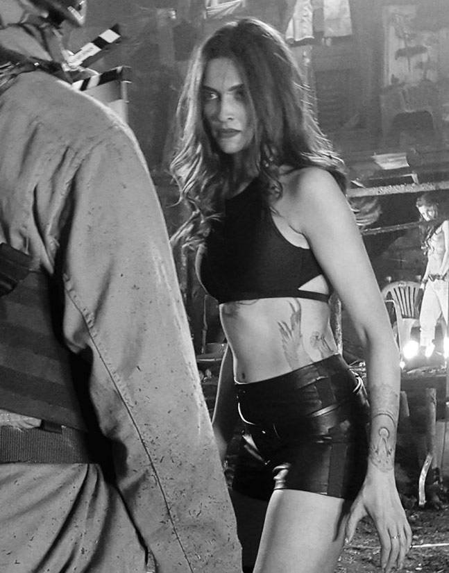 फिल्म के ट्रेलर के रिलीज से पहले से अबतक कई तस्वीरें सामने आचुकी हैं। इनमें दीपिका काफी कमाल की लग रही हैं। लेकिन इस फिल्म के ट्रेलर से लोग खासे खुश नहीं थे। क्योंकि इसमें दीपिका केवल 5 सेकेंड के लिए नजर आई थीं।