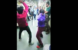 delhi metro, delhi metro dance, viral video