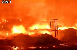 Delhi, fire, Mundka, plastic godown