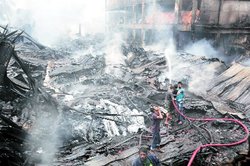 बांग्लादेश: फैक्टरी में लगी आग से मरने वालों की संख्या हुई 25