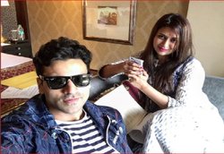 दिव्यांका त्रिपाठी और विवेक दहिया का ये फनी रोमांस देखकर हंस पड़ेंगे आप