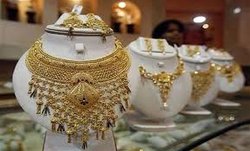 वैश्विक संकेतों से सोना, चांदी में गिरावट जारी