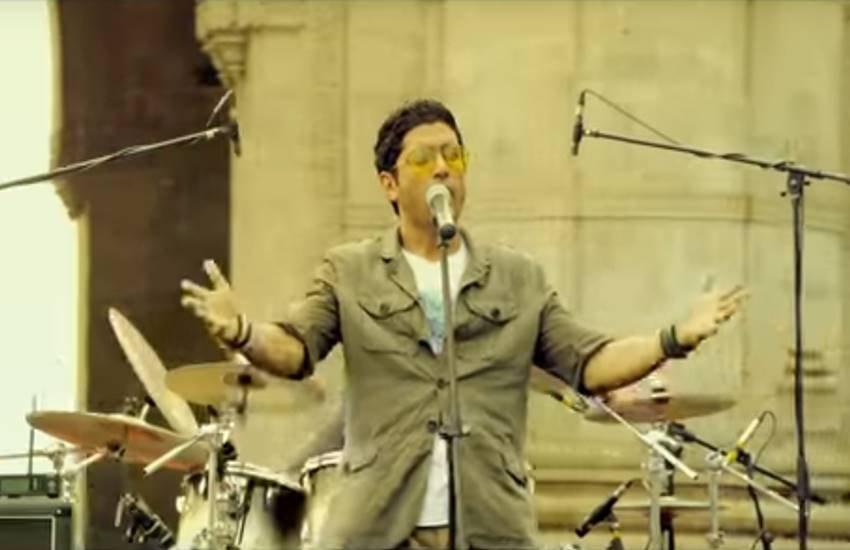 Jaago, Rock on 2, Jaago Rock on 2, Rock on 2 song, Rock on 2 Jaago, farhan Akhtar, Rock on sequel, Rock on 2 music, Arjun Rampal, Purab Kohli and new entrants Shraddha Kapoor, Shashank Arora, Rock on, Entertainment news, Farhan Akhtar news, Shraddha Kapoor news, Farhan Akhtar upcoming movies