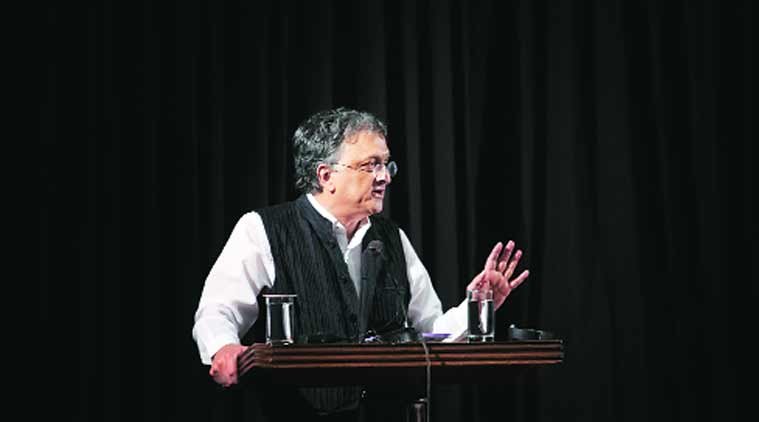 प्रख्यात इतिहासकार और जीवनीकार रामचंद्र गुहा